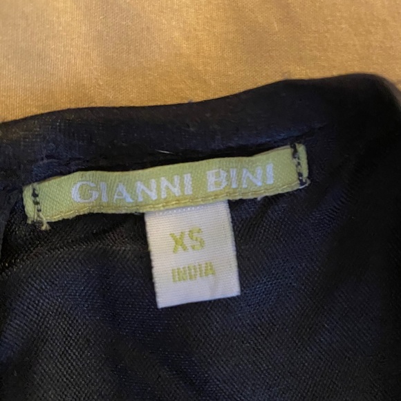 Silk beaded tank top! Says XS but fits sm-med - Picture 4 of 7